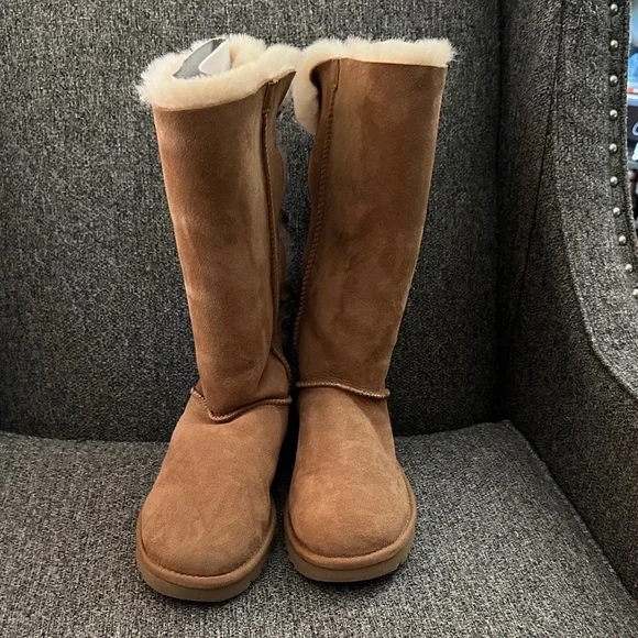 NWOT UGG Women's Bailey Bow Tall II Boots - Picture 3 of 5